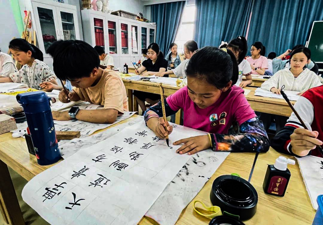 1747872208130408.jpg 书法3.jpg