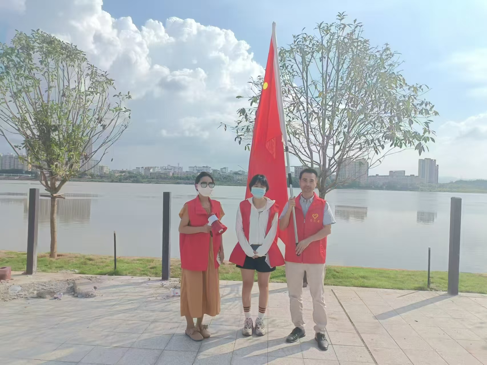 1747971553508612.jpg 凤凰社区巡逻.jpg