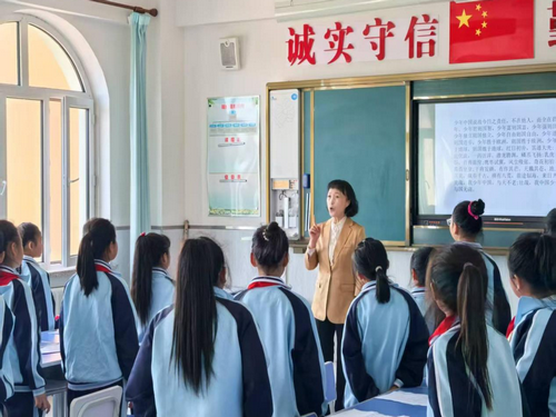 磨刀石中心校“五老”进校园活动6_副本.png