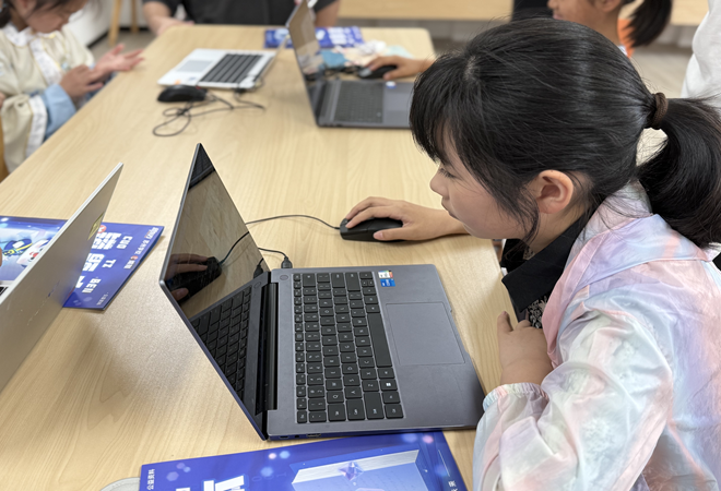 【江陵街道】新柳溪社区：科技赋能成长 智慧点亮未来2.png