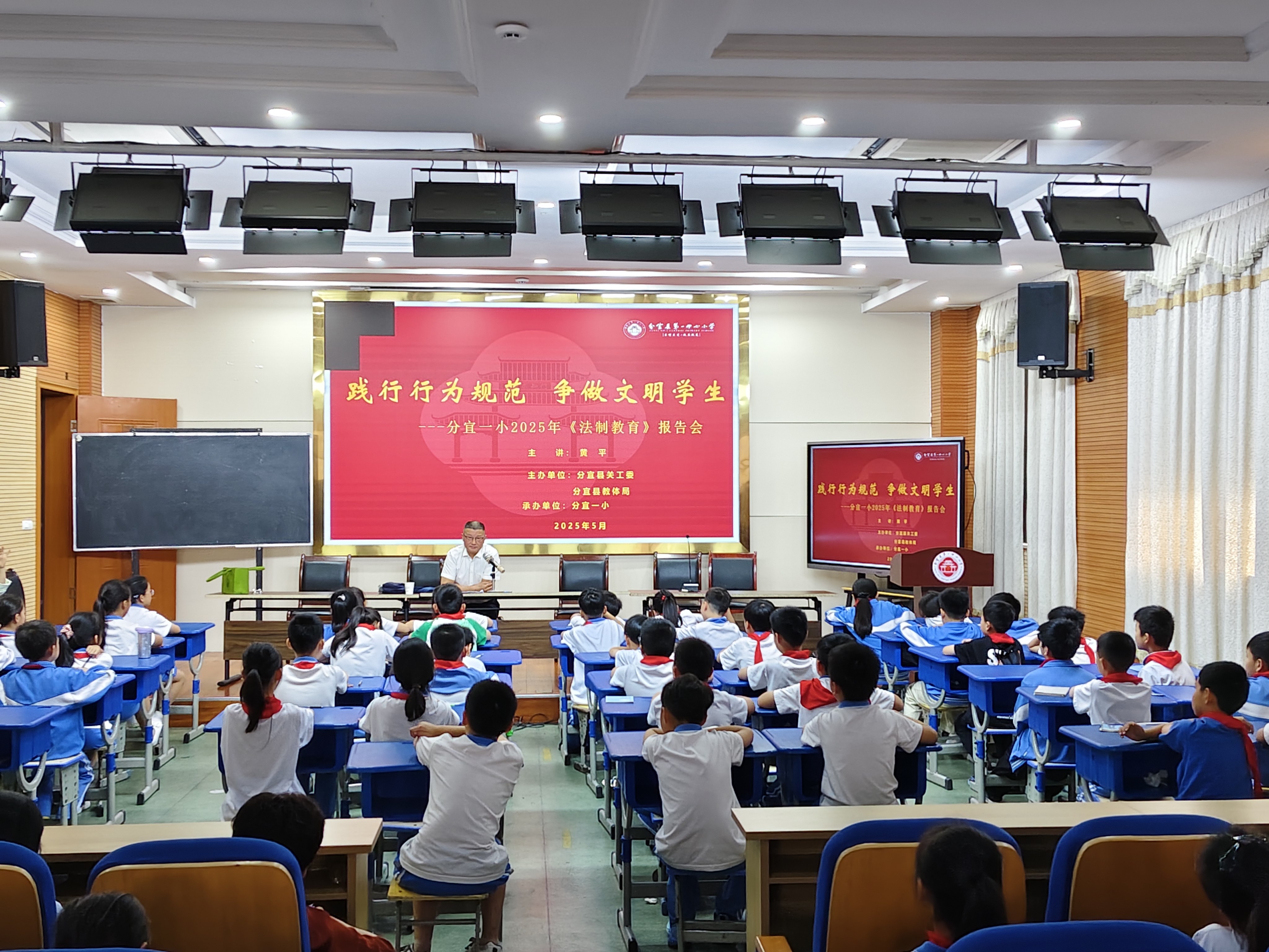 1748484807478491.jpg 1基层动态照片_爱奇艺.jpg