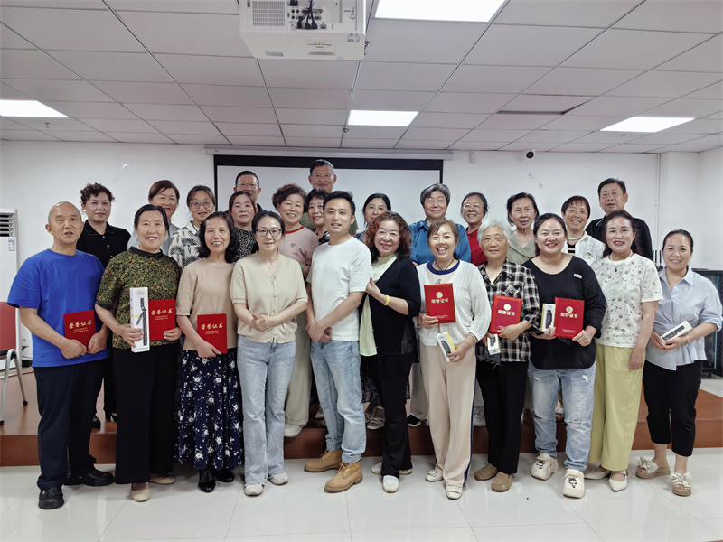 1748505705919958.jpg 清水冲社区:“定格美好瞬间 共赏多彩生活”摄影大赛.jpg