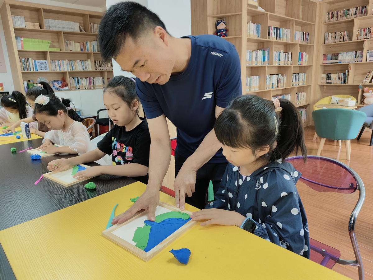 1748952166294479.jpg 小手塑乾坤,美丽中国我先行1_副本.jpg