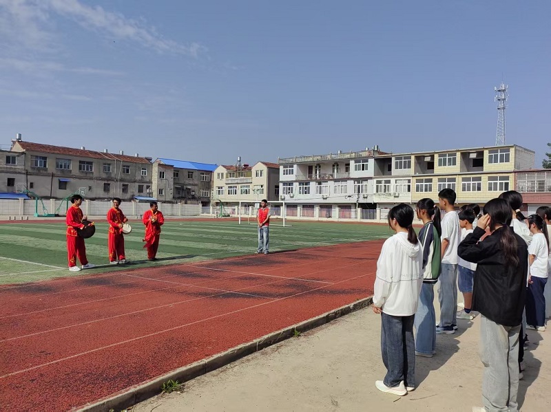 凉亭锣鼓荡正气 非遗护苗育新苗 (2).jpg