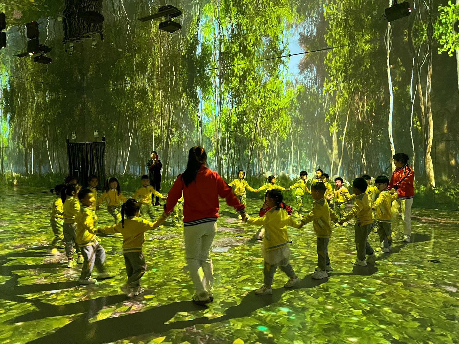 1749179563229632.jpg
