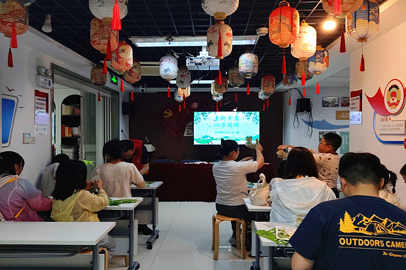1749390698571453.jpg 江苏省南京市鼓楼区下关街道世茂滨江社区关工委开展双节儿童主题活动(1).jpg