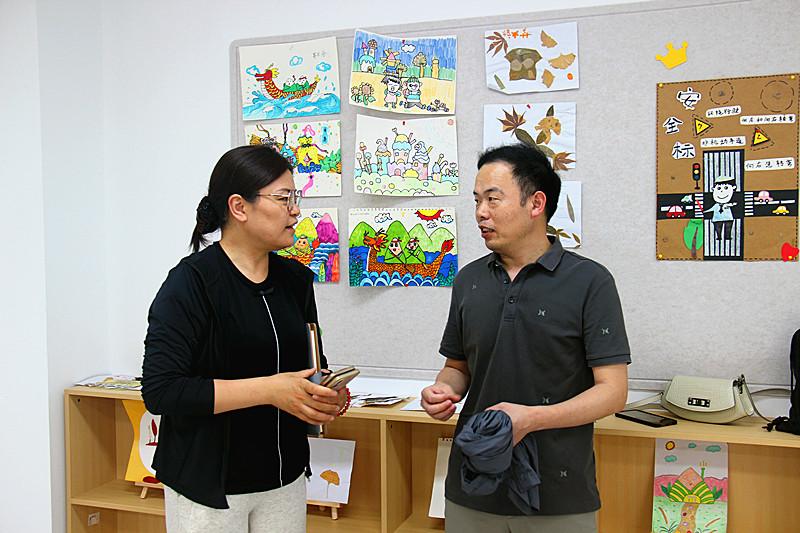 玄武湖街道关工委调研指导樱驼花园社区校外教育辅导站提档升级工作(1).jpg