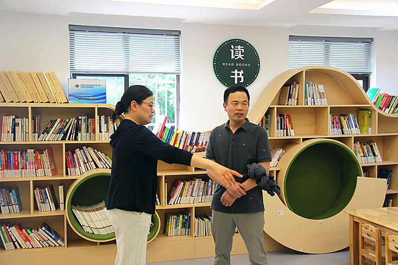1749448736822119.jpg 玄武湖街道关工委调研指导樱驼花园社区校外教育辅导站提档升级工作(5).jpg