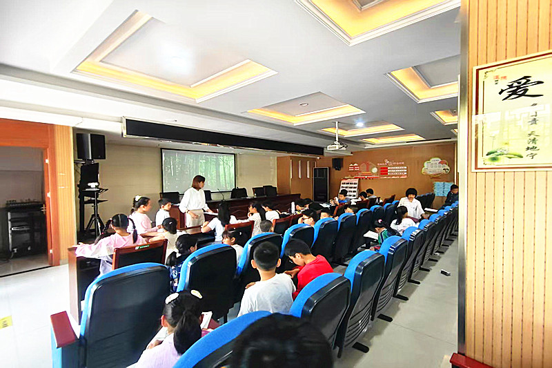 1749460728149843.jpg 江苏省南京市六合区龙池街道新集社区关工委组织开展作业辅导志愿服务活动(1).jpg