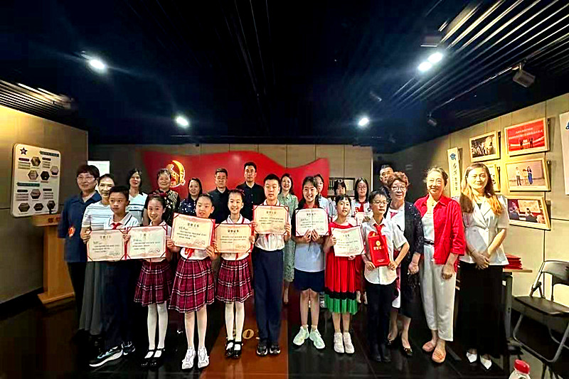 1749719480653129.jpg 江苏省南京市玄武区新街口街道关工委举办“颂党情,感党恩”老少同台演讲活动(5).jpg