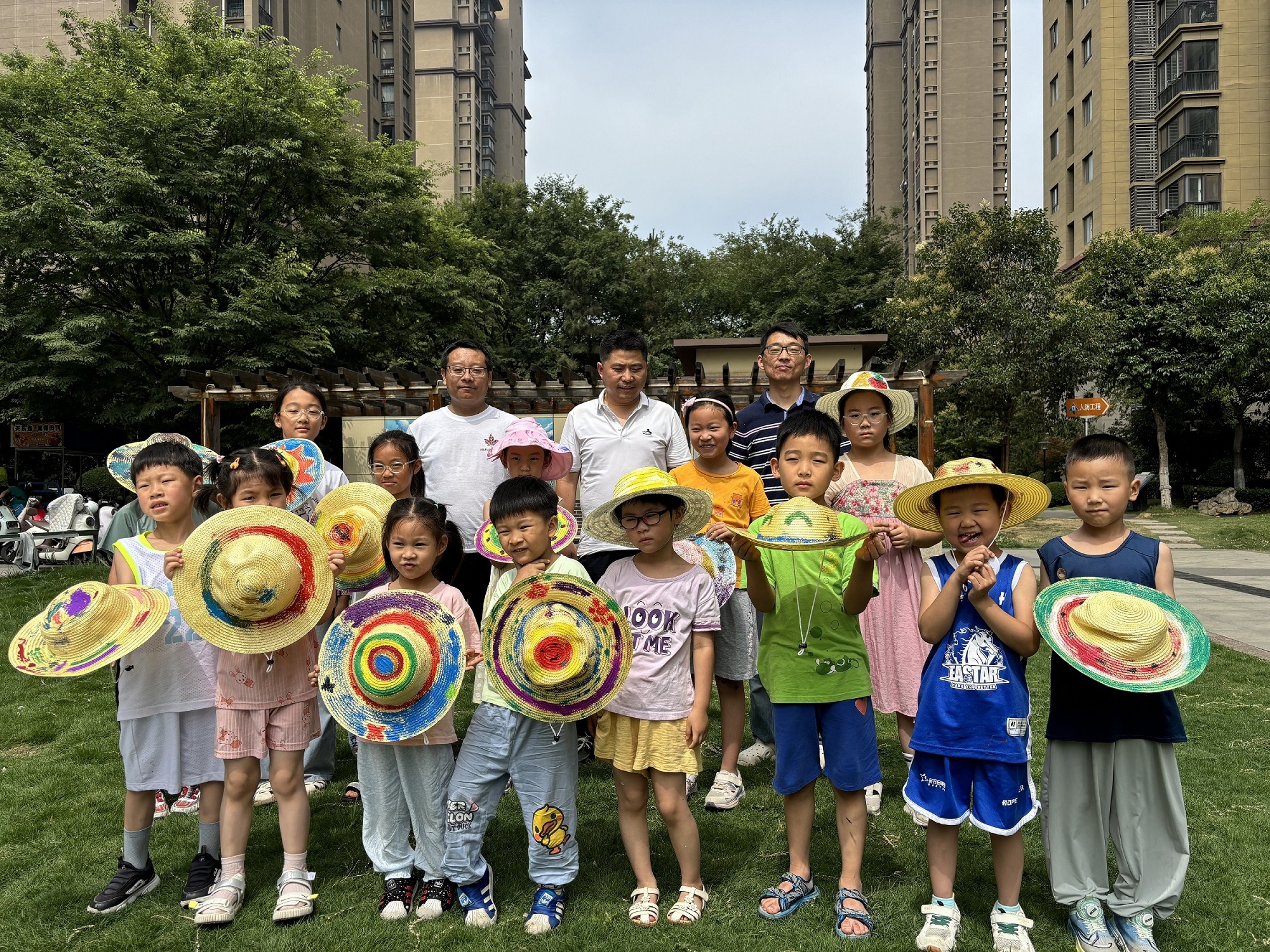 1749891651776031.jpg 我为爸爸遮风雨.jpg