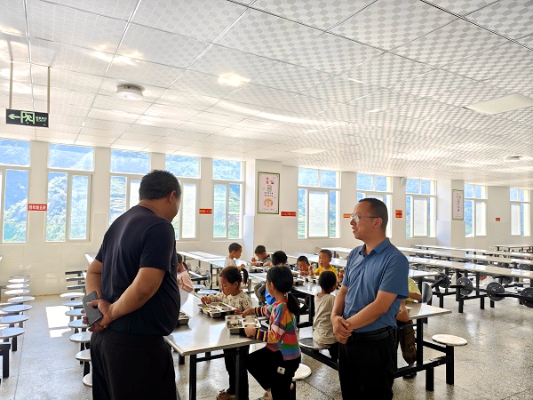 1750060609117454.jpg 查看学生就餐情况.jpg