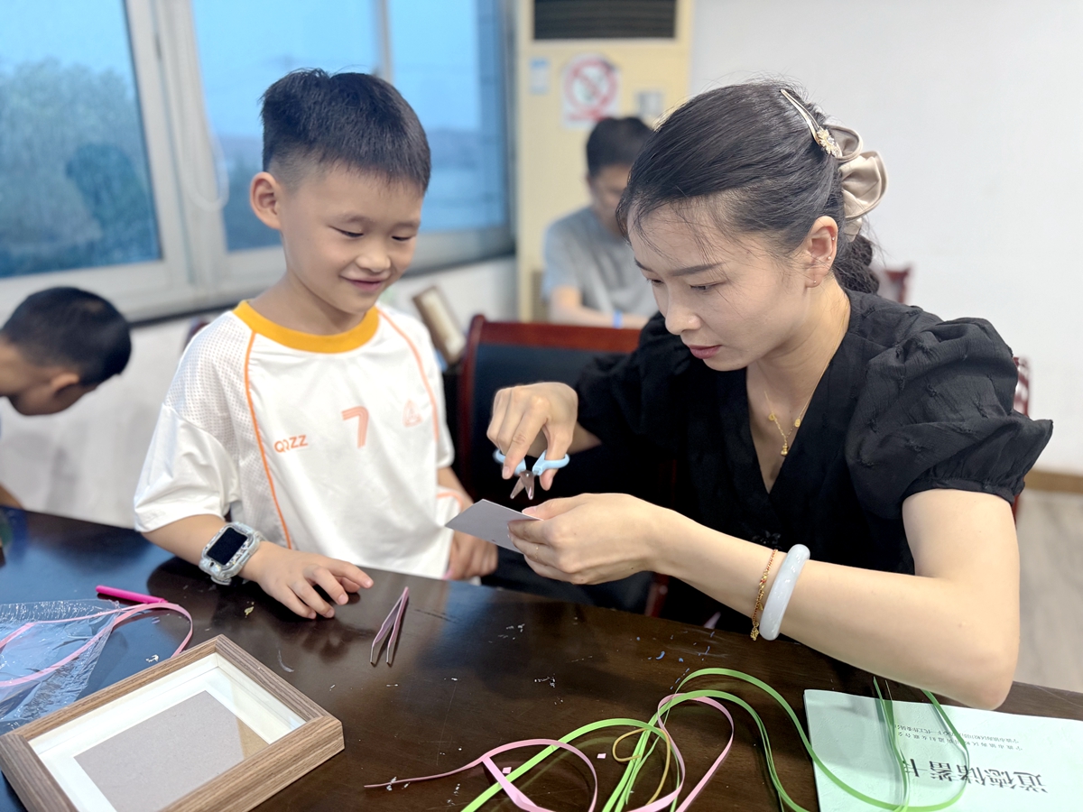 1750205575120120.jpg “衍”绎精彩“纸”上生花 夏至亲子手作活动5_副本.jpg