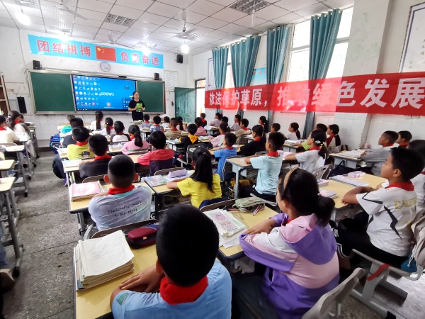 1750383222638267.jpg 活动现场.jpg