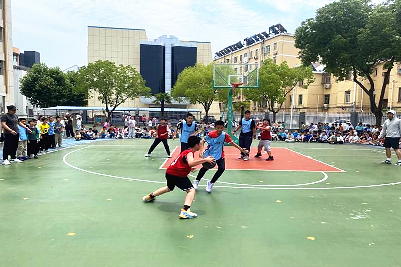 1750413226145229.jpg 江苏省南京市江宁区东山小学关工委开展“校园篮球争霸赛” 活动(1).jpg