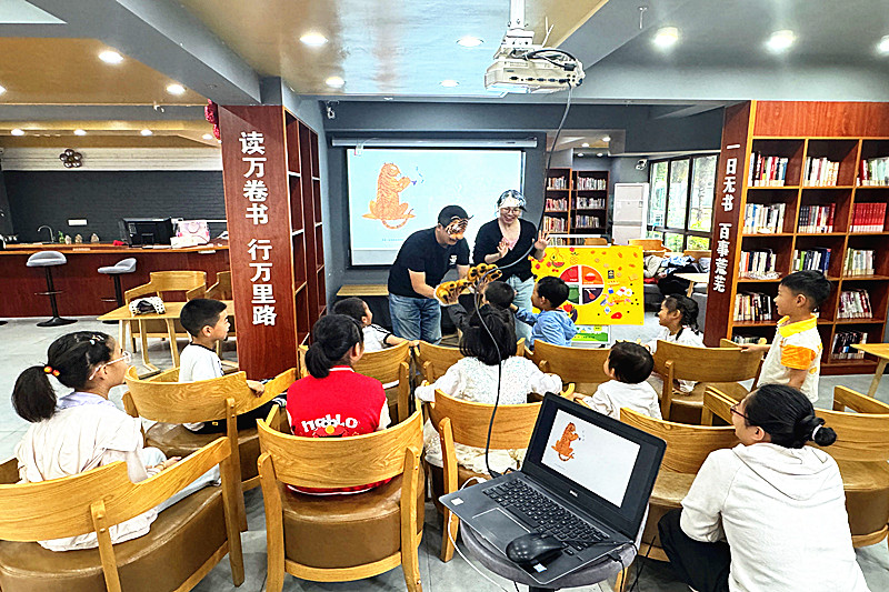 1750601478822627.jpg 江苏省南京市江宁区秣陵街道胜太社区关工委开展“童梦启航,书香飞扬”活动(1).jpg