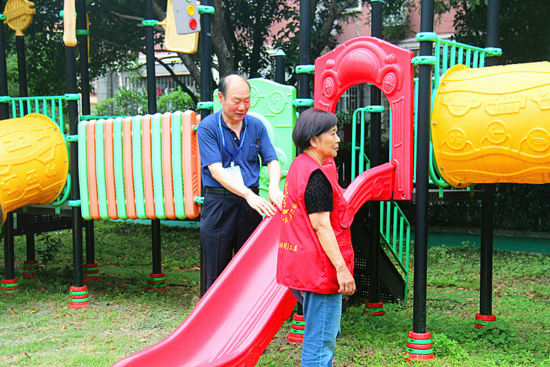 1750664722266320.jpg 玄武湖街道关工委联合板仓派出所关工站开展幼儿园安全专项检查(5).jpg