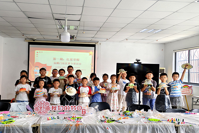 1750717216593467.jpg 江苏省南京市玄武区仙鹤门社区举办“红星照童心 彩绘传薪火”青少年红色艺术活动(5).jpg
