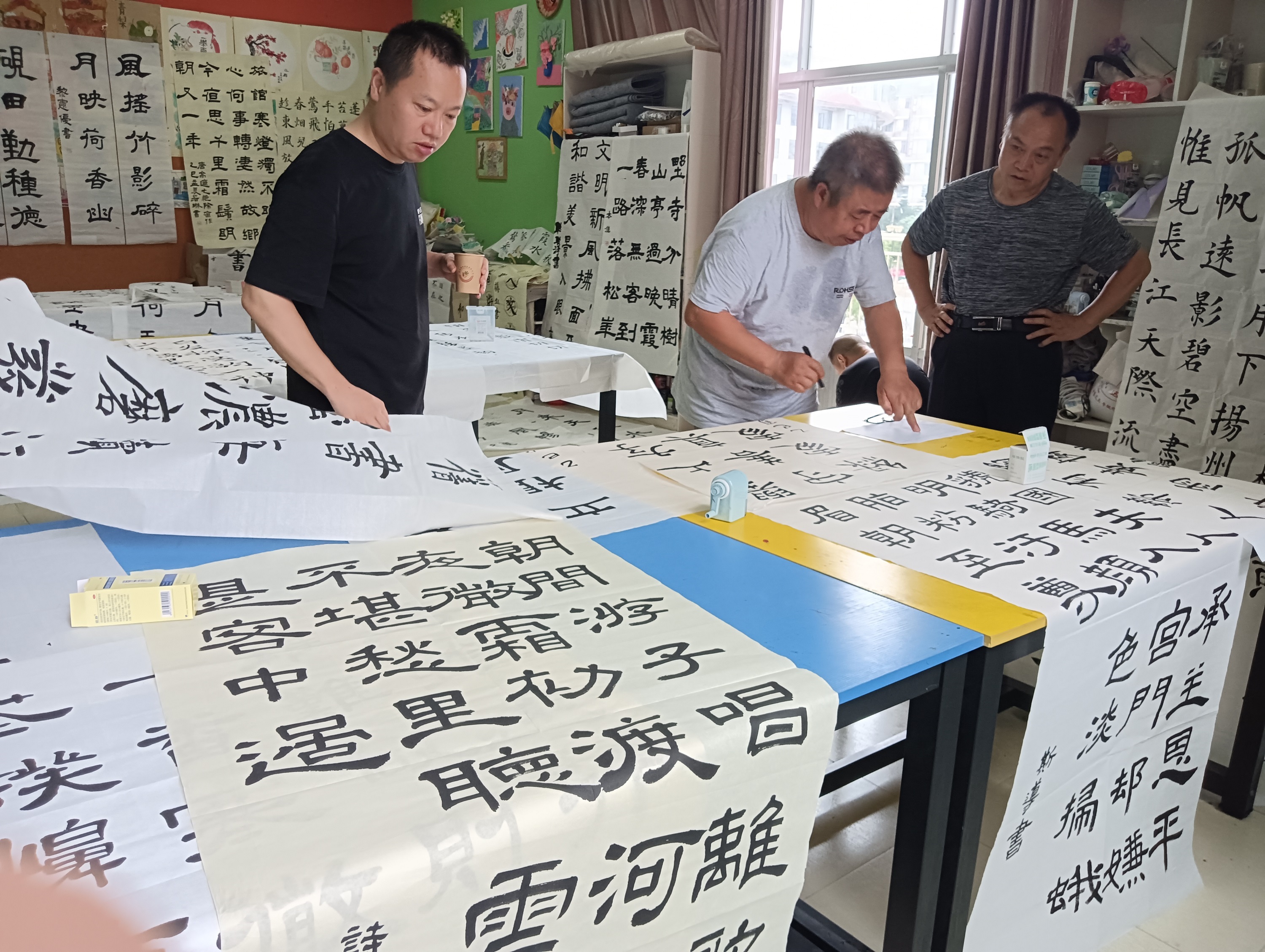 1750734717271527.jpg 书法、绘画作品进行县级评选2.jpg