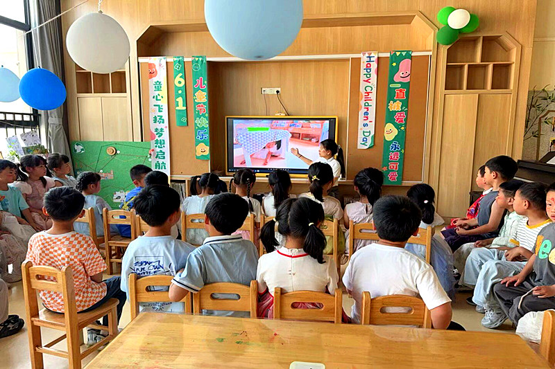 1751021209972335.jpg 江苏省南京市高淳区浅水湾幼儿园关工委开展防震减灾演练(1).jpg