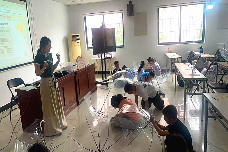 1751326031769030.jpg 江苏省南京市玄武区玄武湖街道仙鹤门社区关工委开展“青少年心理健康”主题活动(4).jpg