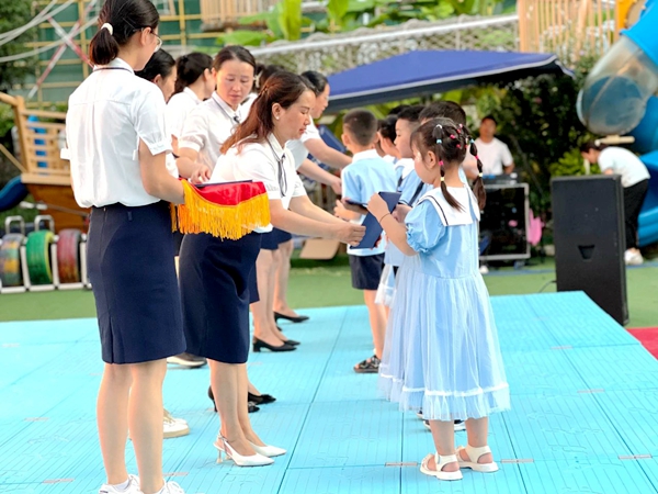1751423565667106.jpg 毕业晚会现场.jpg