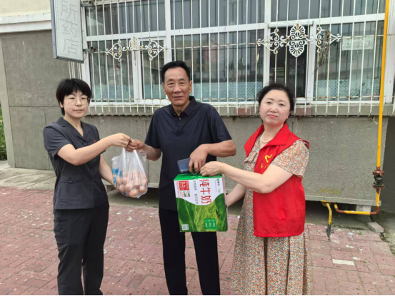 大庆市红岗区创业街道祥和社区关工小组开展“庆七一‘党旗在基层高高飘扬——强组织、办实事、暖民心’主题活动 (2).png