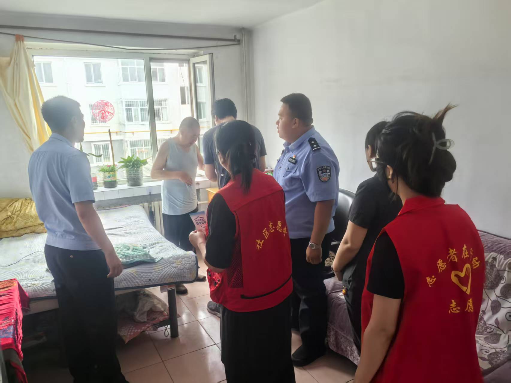 大庆市红岗区创业街道祥和社区关工小组开展“庆七一‘党旗在基层高高飘扬——强组织、办实事、暖民心’主题活动 (2).jpg