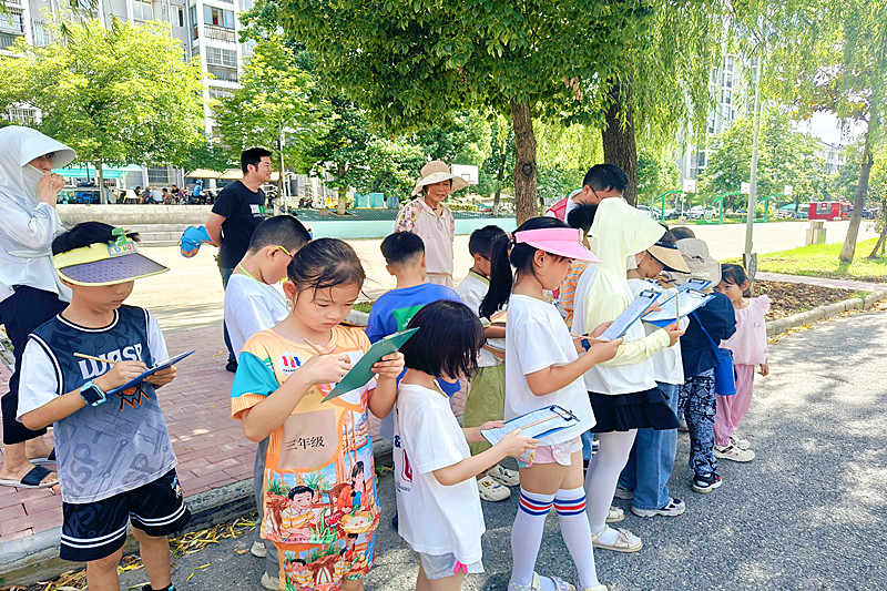 江苏省南京市江北新区盘城街道永丰社区关工委开展儿童探索之旅(4).jpg