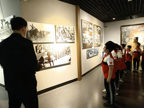 1751887760551376.jpg 新星小学七一活动2_副本.jpg