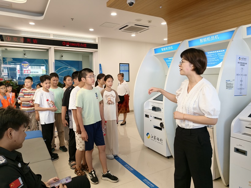 1752049716261798.jpg 张镇1.jpg