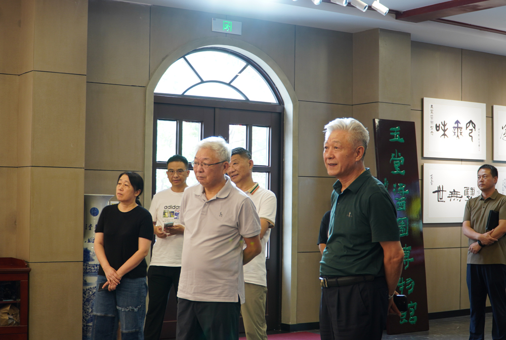 1752136762395217.jpg 任城区关工委到观音阁街道玉堂酱园历史博物馆调研.jpg
