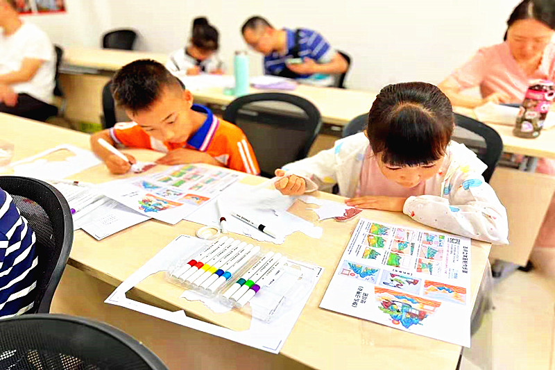 1752189273533696.jpg 江苏省南京市玄武区农科院社区关工委开展了“诗画山河——走进诗词里的山河”活动(3).jpg