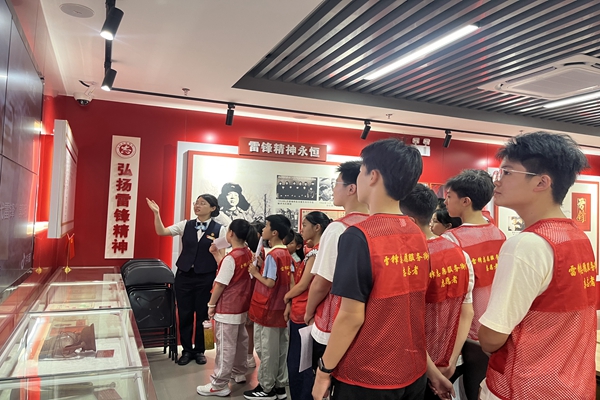 1752476147511691.jpg 红色宣讲岗_副本.jpg
