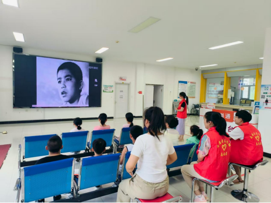 1752560674747728.png 大庆市红岗区创业街道平安社区关工小组开展“思想引领筑根基,家国情怀润童心”红色教育实践活动 (1).png
