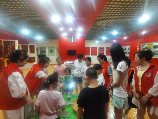 1752560686770774.png 大庆市红岗区创业街道平安社区关工小组开展“思想引领筑根基,家国情怀润童心”红色教育实践活动 (3).png