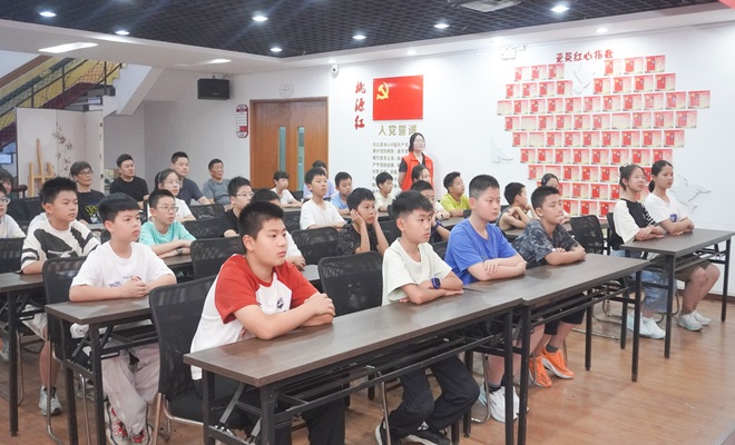 1752676316683105.jpg 【桃源镇】铜罗社区:薪火相传照童心 科技报国启新程4.jpg