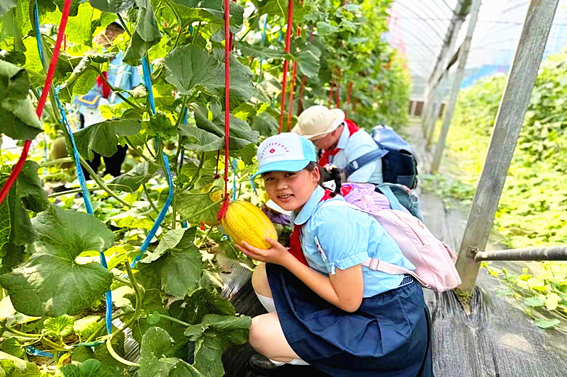 江苏省南京市玄武区关工委开展“探索科技，共赴未来之约！”中小学生科技夏令营(3).jpg