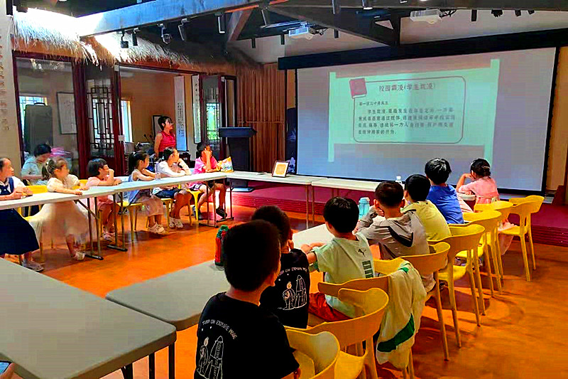 江苏省南京市玄武区梅园新村街道梅园新村社区关工委开展“经纬藏珠，法润非遗”手作画活动(3).jpg