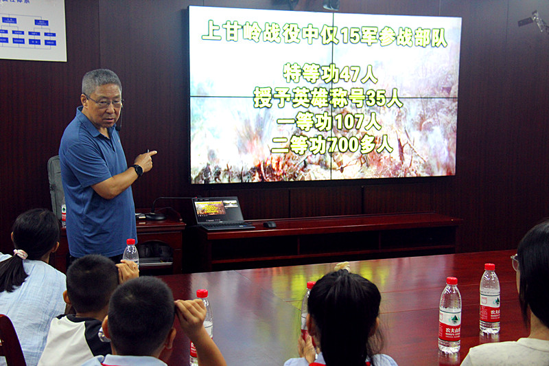 玄武湖街道关工委联合开展抗美援朝精神主题教育，引领青少年传承红色基因(6).jpg
