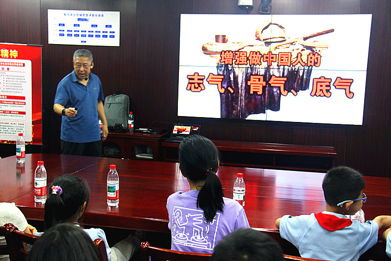 玄武湖街道关工委联合开展抗美援朝精神主题教育，引领青少年传承红色基因(12).jpg