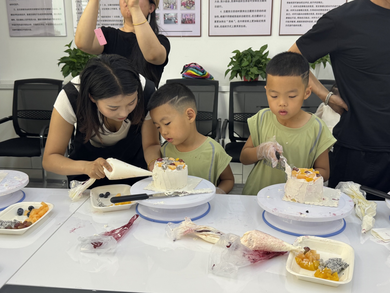 1754274939924985.jpg 元宝山区西城街道新景四季东社区指“尖筑梦甜时光 少年匠心共成长”活动照片1_副本.jpg