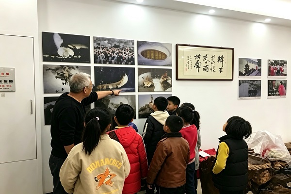 1782357092695404.jpg 震泽镇“五老”朱学明:桑榆不改初心志 为霞满天爱满怀2.jpg