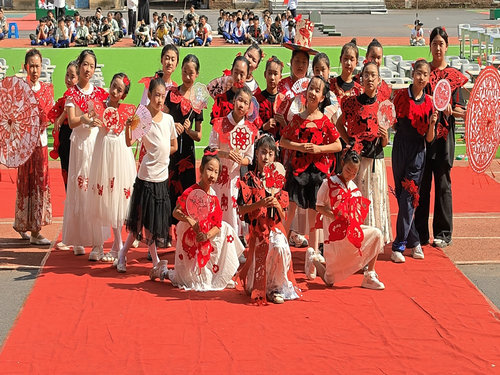 1782446394236474.jpg 阳明小学社团服务活动3_副本.jpg