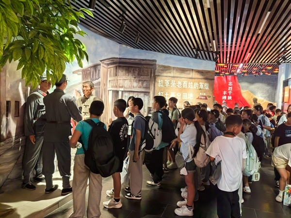 1783667483257924.jpg 研学活动现场.jpg