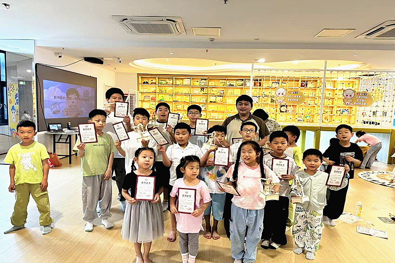 1783914932144473.jpg 江苏省南京市江宁区麒麟街道麒麟门社区开展“看不见的力量——大气压的奥秘”科普学堂活动(5).jpg