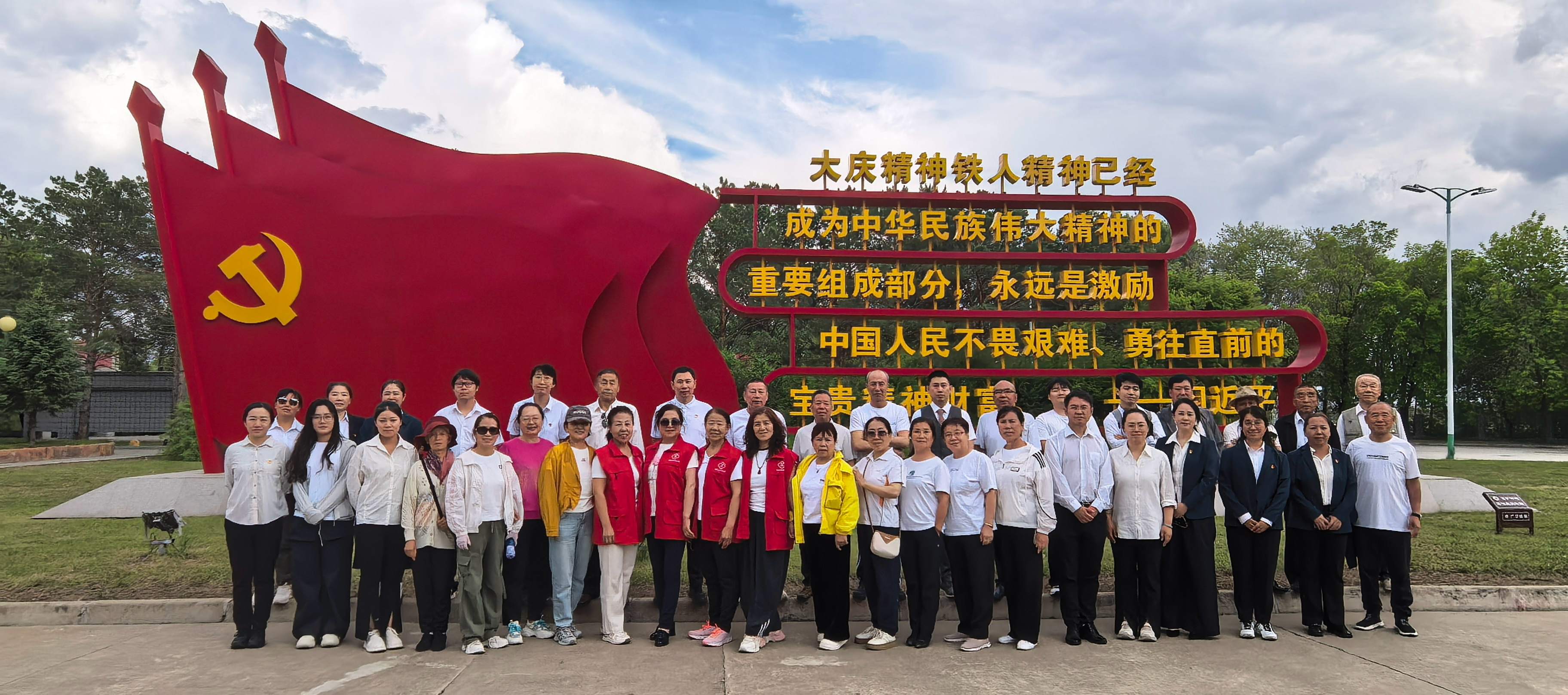1784251947439061.jpg “青少年党史学习月”暨 “关爱明天 学史笃行”主题参观教育4.jpg