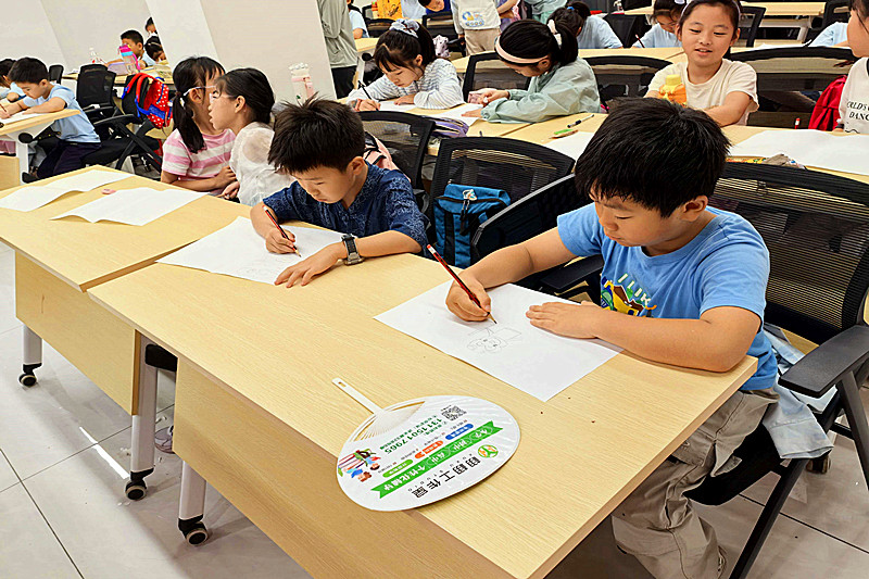 1784253379196493.jpg 玄武湖街道花园路社区关工委开展暑期特色文化活动(3).jpg