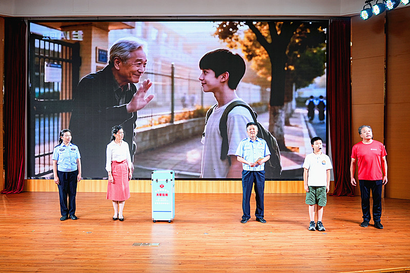 玄武区成功举办第三十届老少同台主题展演活动(5).jpg