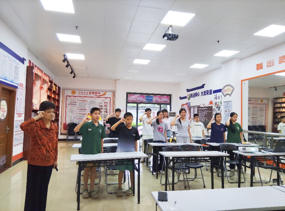 1784623629736008.jpg 荣盛社区关工领导小组“学法守法,从我做起”暑期普法宣讲活动03.jpg